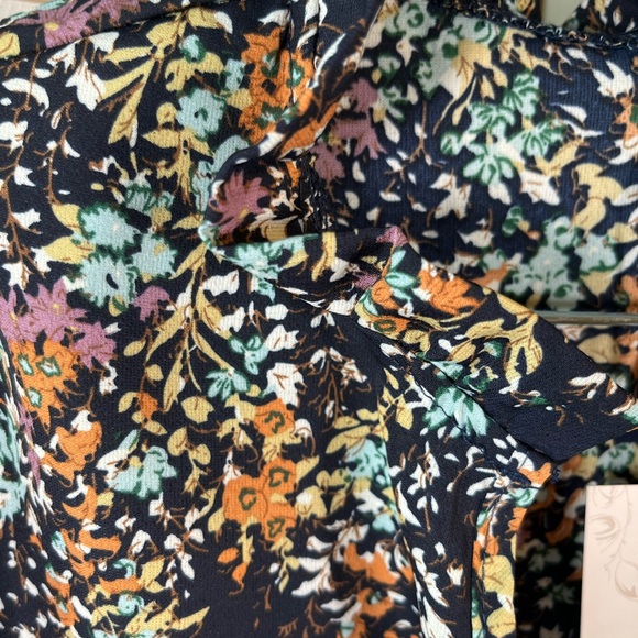 NEW EMERY ROSE TOP - Picture 5 of 9